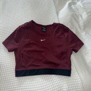 Nike Women's Burgundy and Black Crop Top